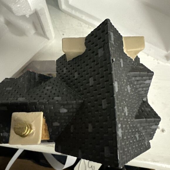 Lemax 25392 OLD TOWN ARTISANS GALLERY & SHOP Christmas Building Retired - Picture 5 of 6